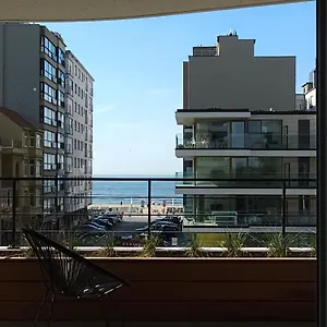 Met Zeezicht - The Waves - Odette Aan Zee Appartement